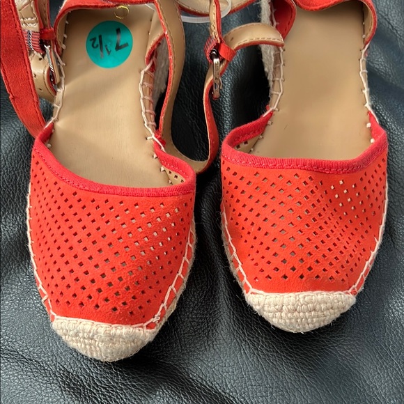 Franco Sarto NWT Stylish Orange Wedge Sandals. - Picture 6 of 9